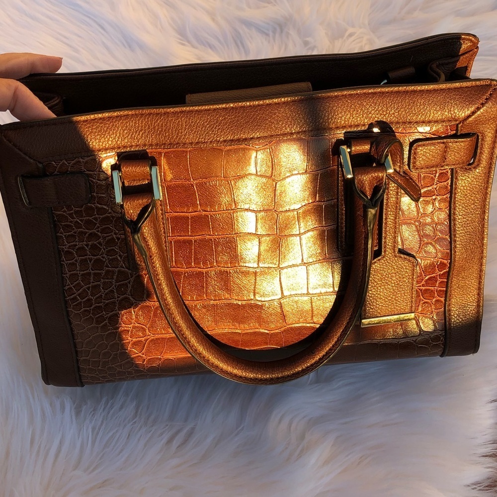 Merona Handbag - Picture 2 of 8